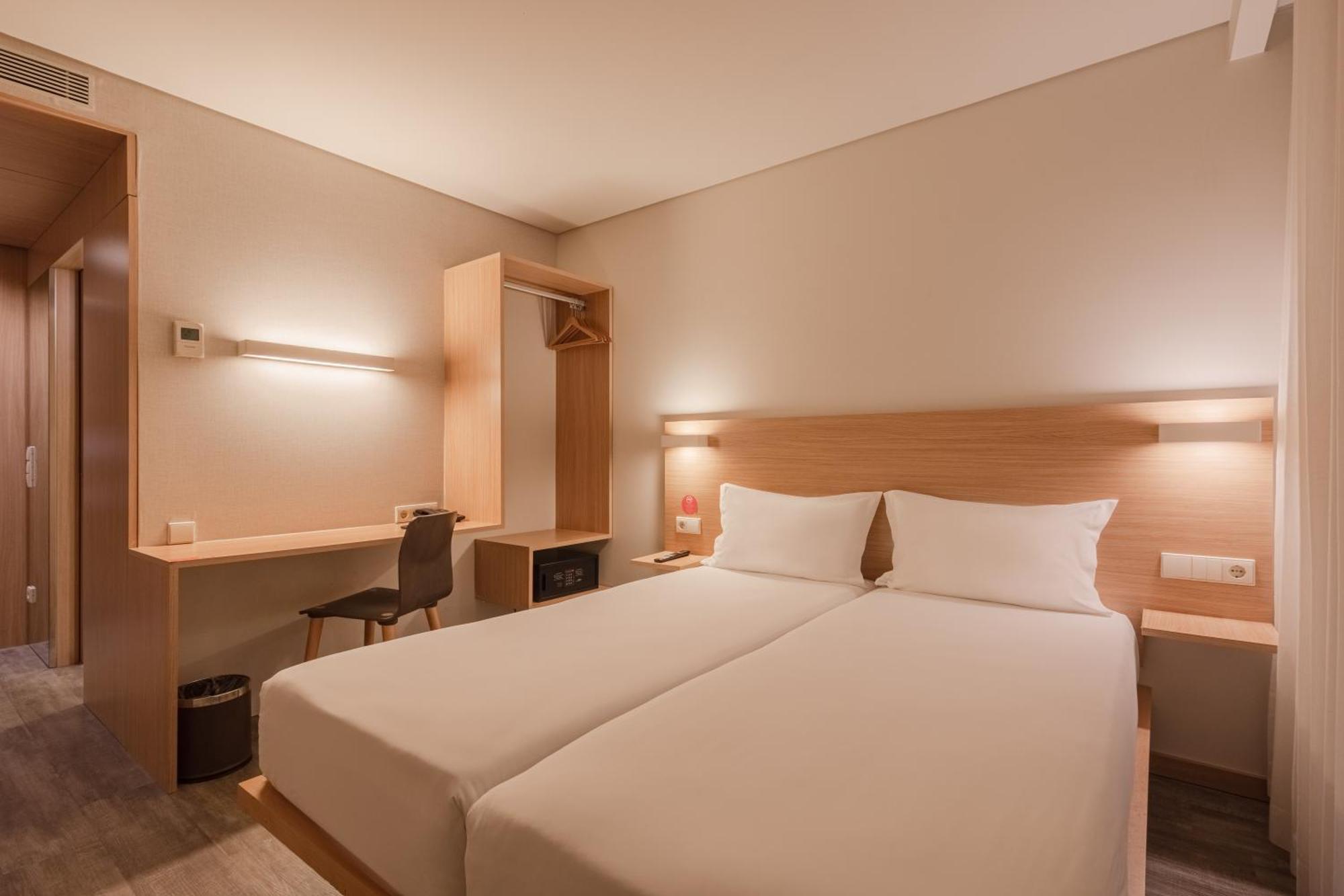 Moov Hotel Porto Norte Senhora da Hora Esterno foto